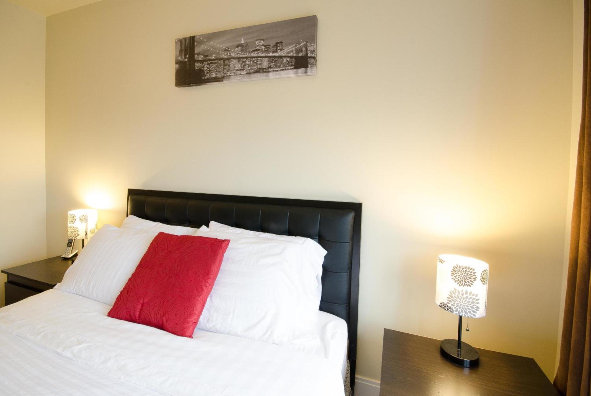 Royal Stays Furnished Apartments - Square One Mississauga Habitación foto