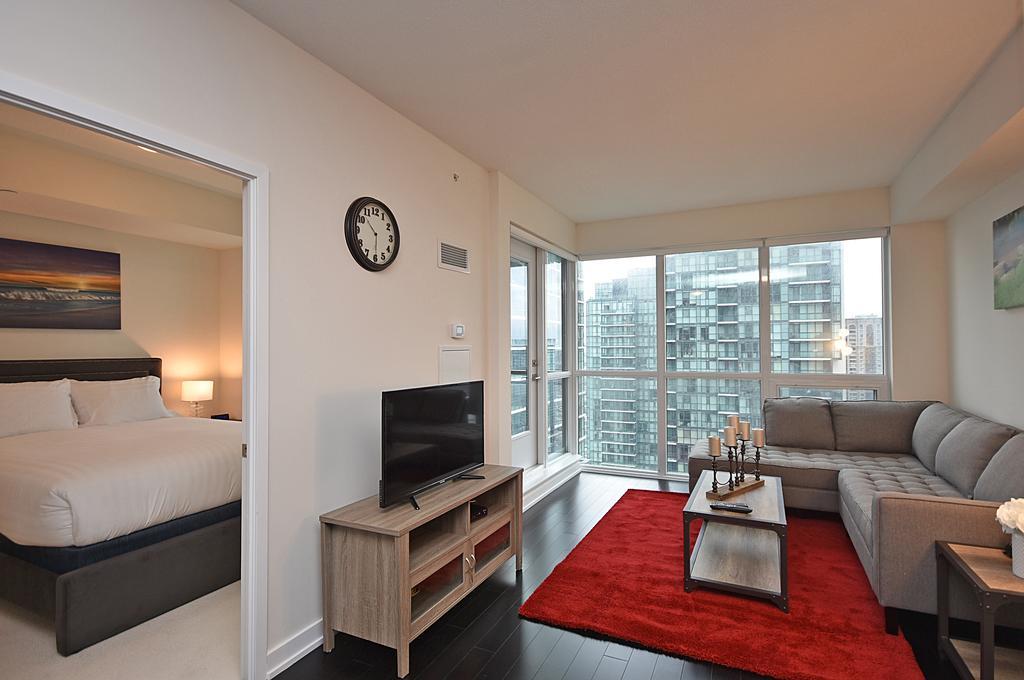 Royal Stays Furnished Apartments - Square One Mississauga Exterior foto