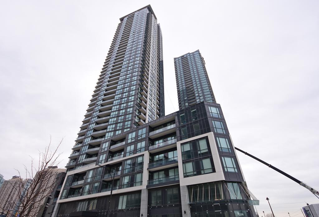 Royal Stays Furnished Apartments - Square One Mississauga Exterior foto