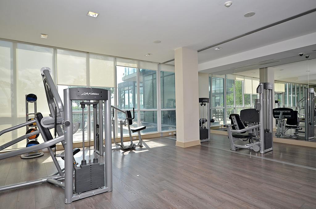 Royal Stays Furnished Apartments - Square One Mississauga Exterior foto