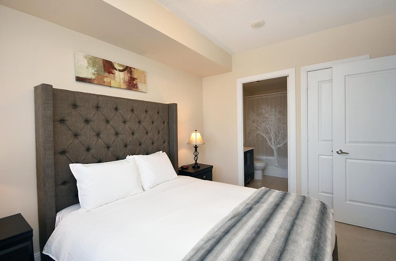 Royal Stays Furnished Apartments - Square One Mississauga Exterior foto