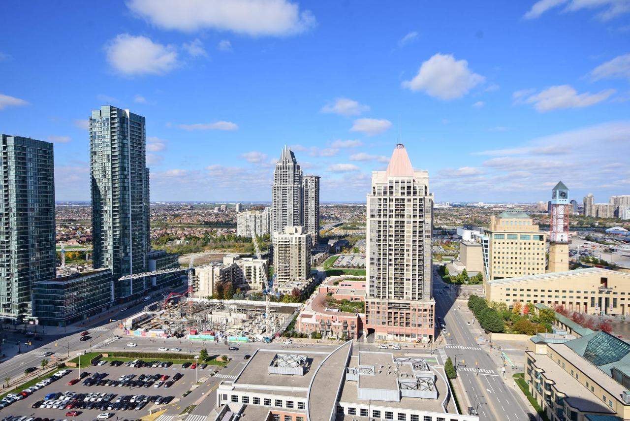 Royal Stays Furnished Apartments - Square One Mississauga Exterior foto