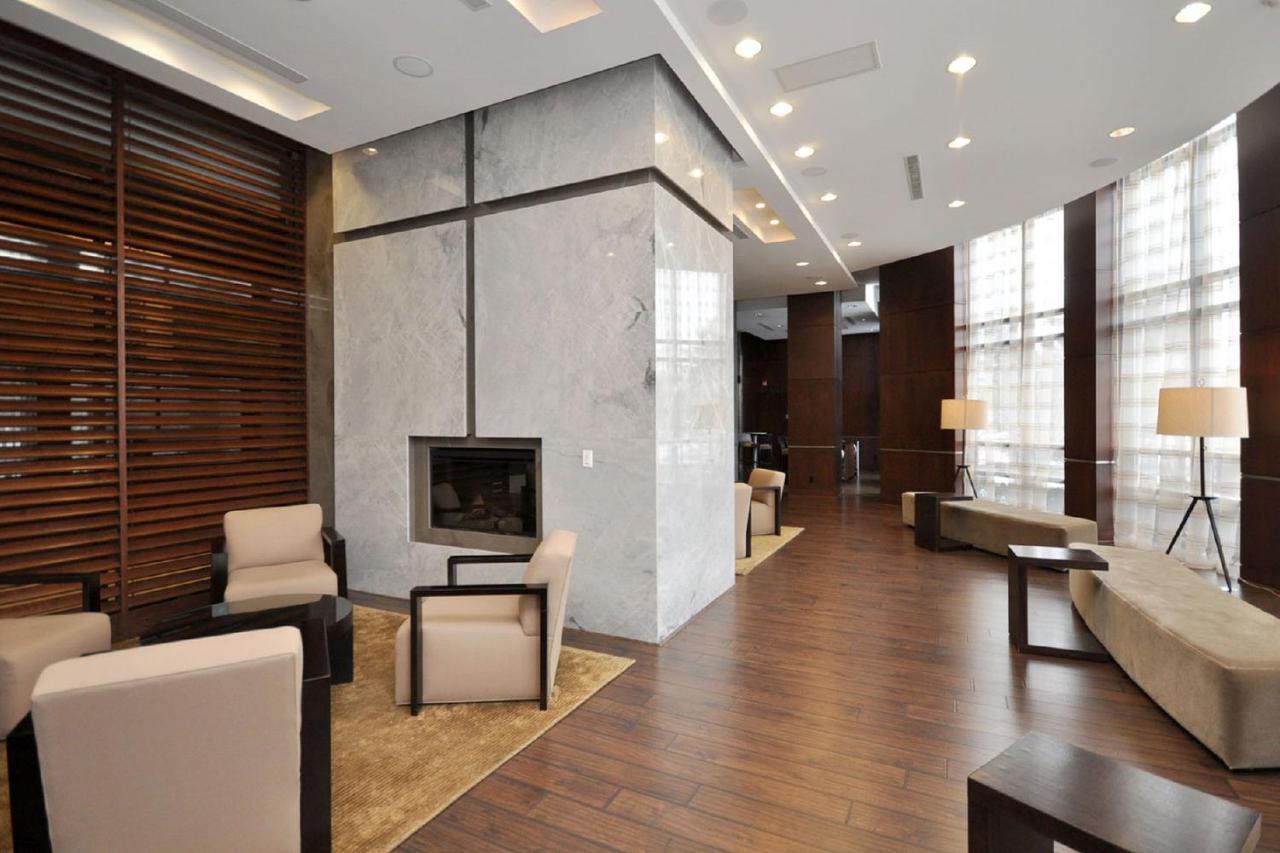 Royal Stays Furnished Apartments - Square One Mississauga Exterior foto