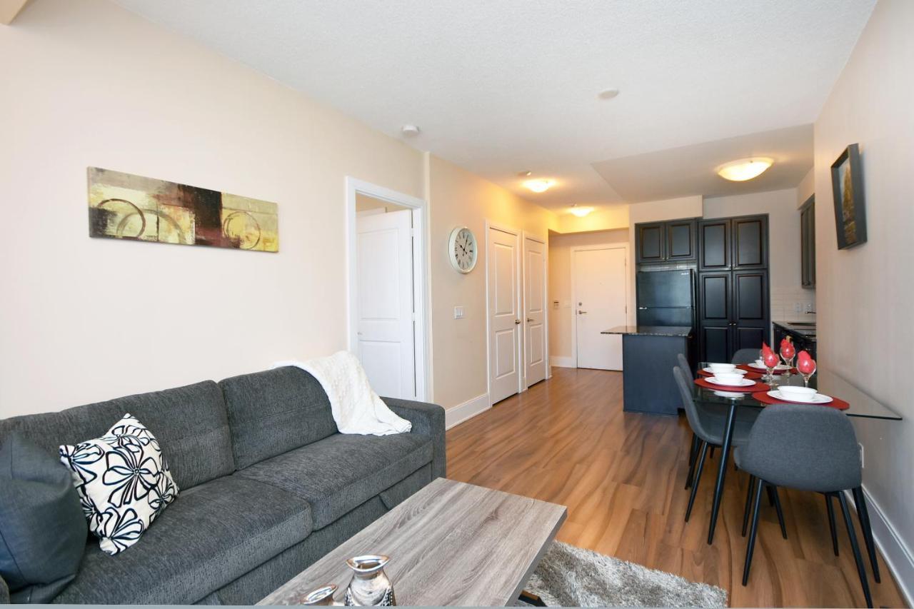 Royal Stays Furnished Apartments - Square One Mississauga Exterior foto