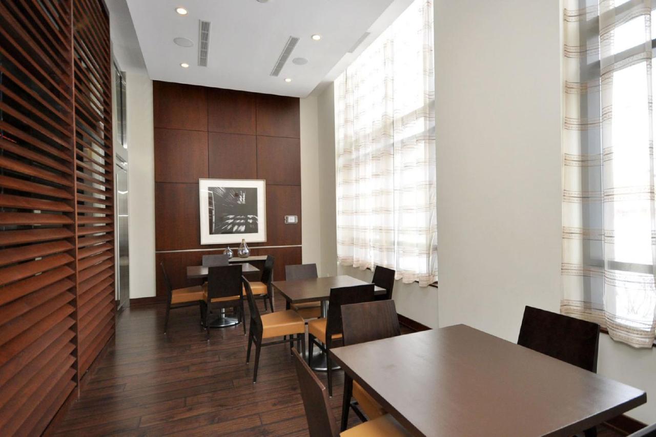 Royal Stays Furnished Apartments - Square One Mississauga Exterior foto