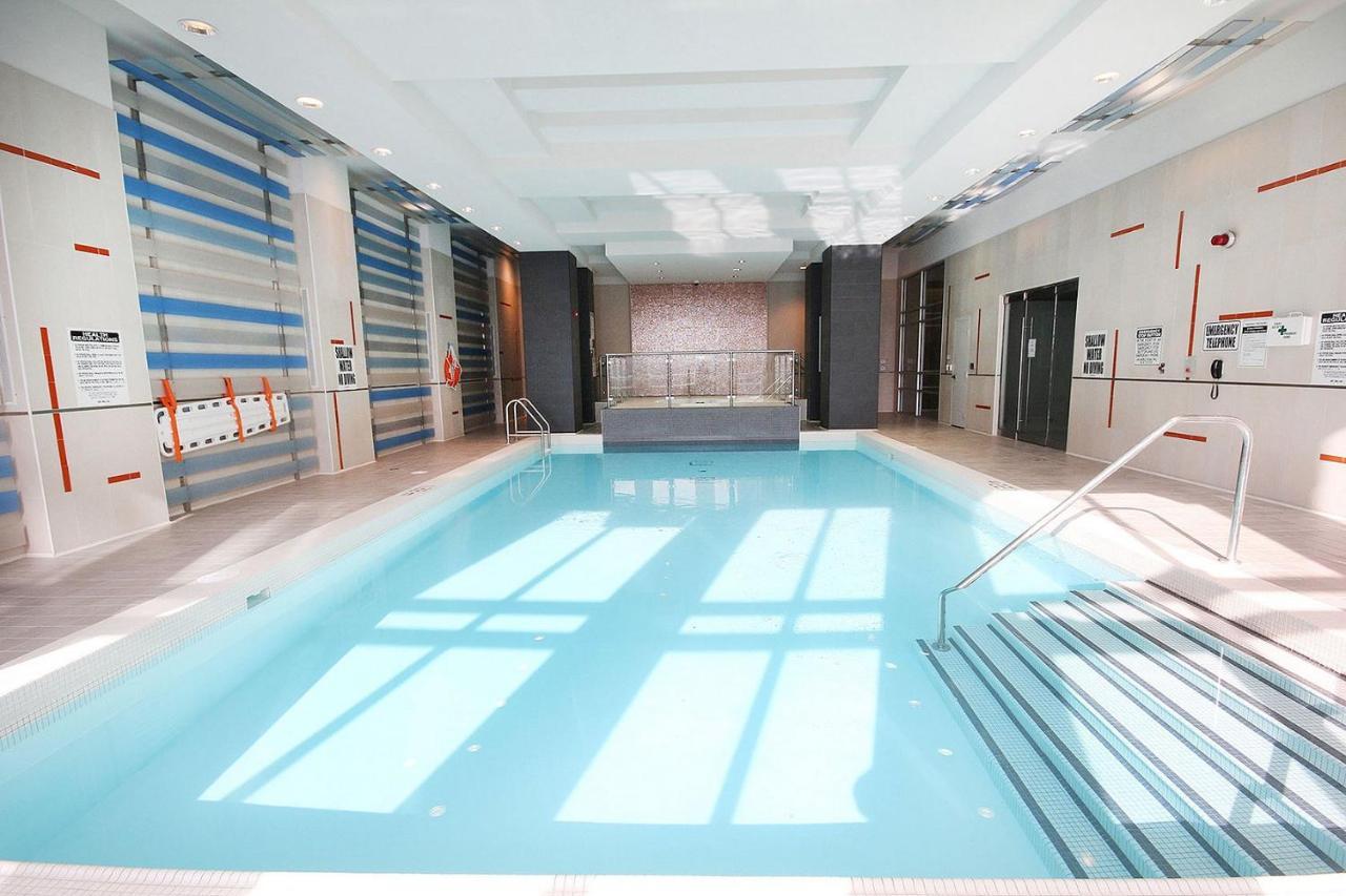 Royal Stays Furnished Apartments - Square One Mississauga Exterior foto