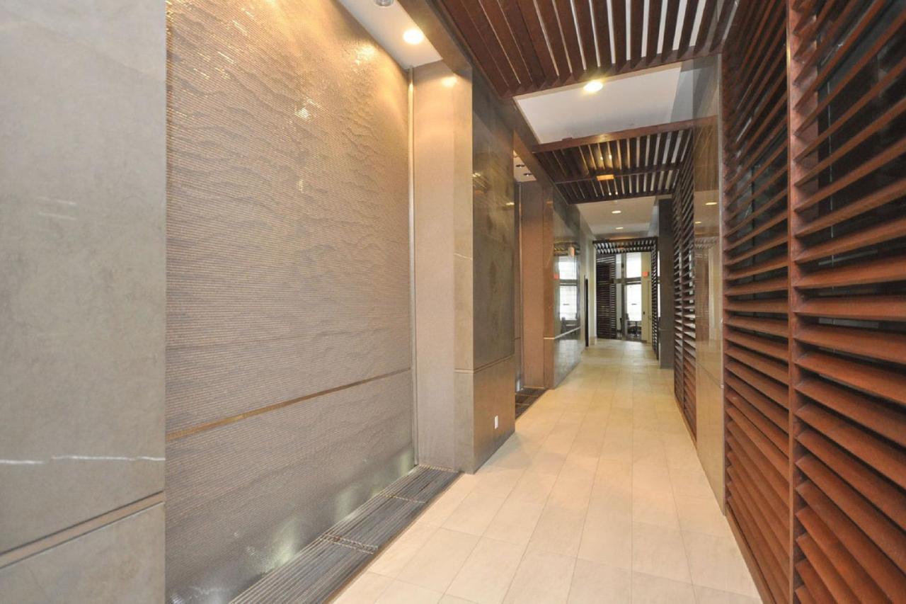 Royal Stays Furnished Apartments - Square One Mississauga Exterior foto