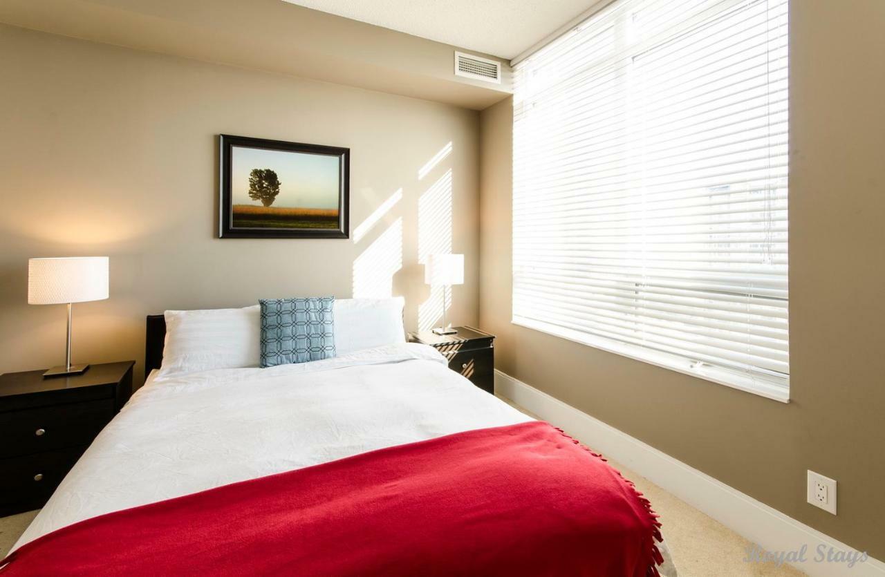 Royal Stays Furnished Apartments - Square One Mississauga Exterior foto