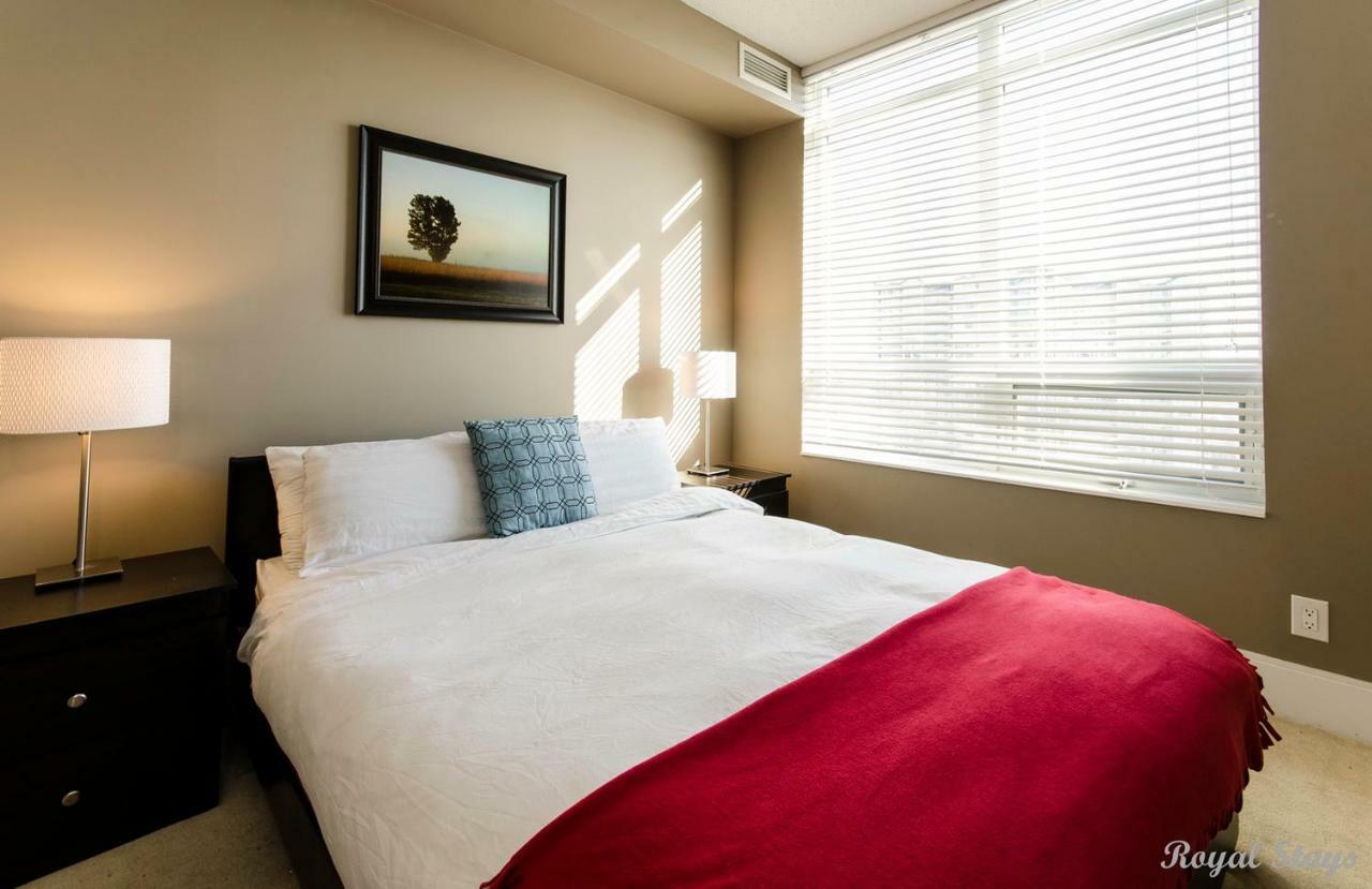 Royal Stays Furnished Apartments - Square One Mississauga Exterior foto